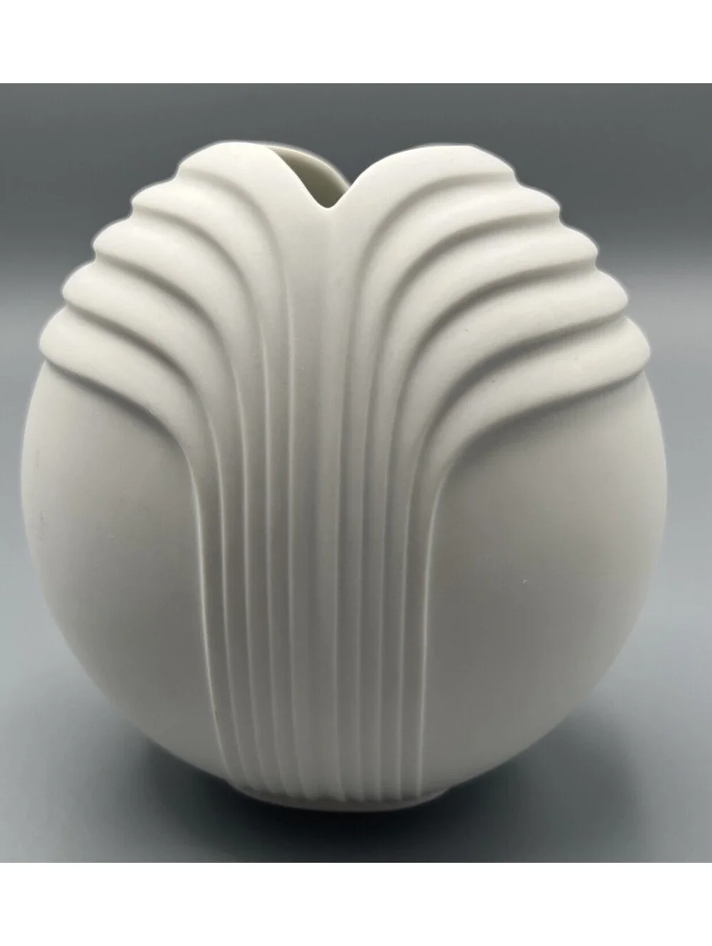 Uta Feyl Rosenthal Studio Line Bisque Porcelain Vase, Germany 5.25” MCM White